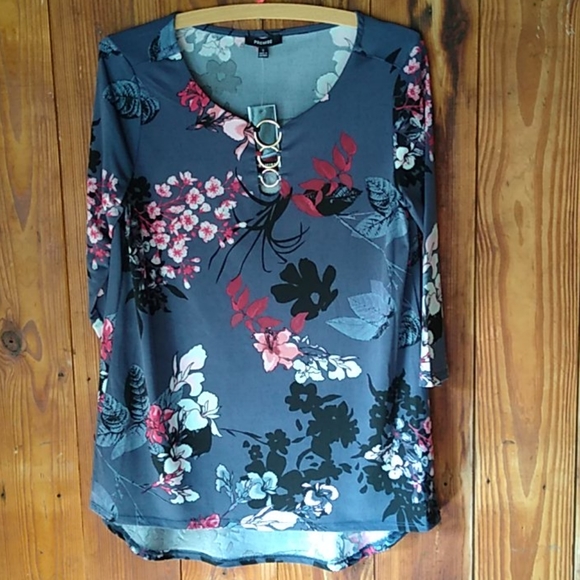 Premise Top - Picture 1 of 6